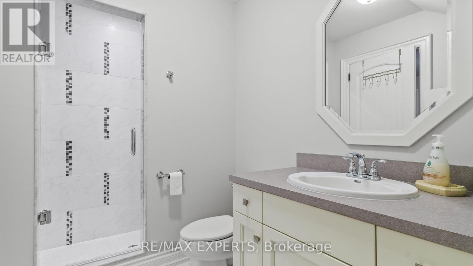431 MANLEY CRESCENT - 42