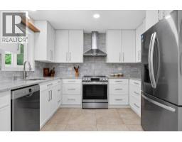 3pc Ensuite bath - 2864 Hilltop Road, Sorrento, BC V0E2W1 Photo 19