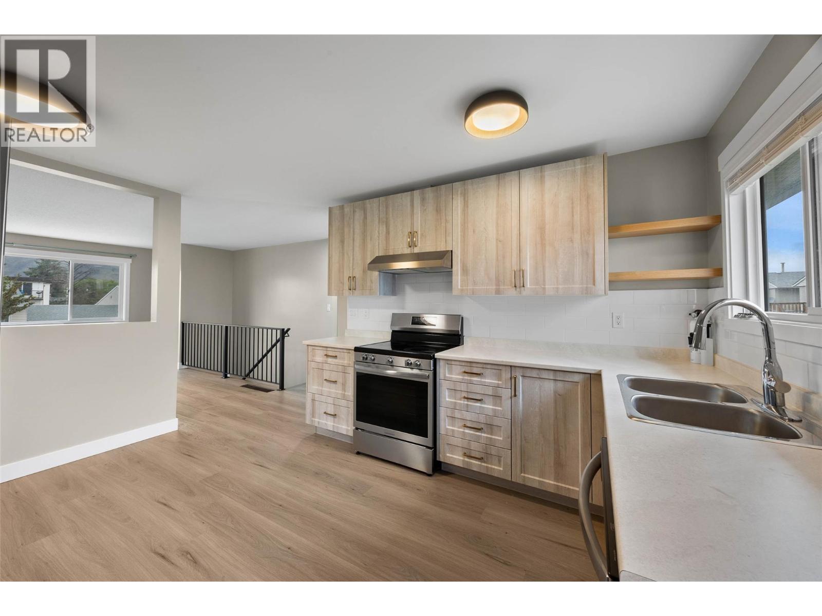 #17 800 Valhalla Drive - 5