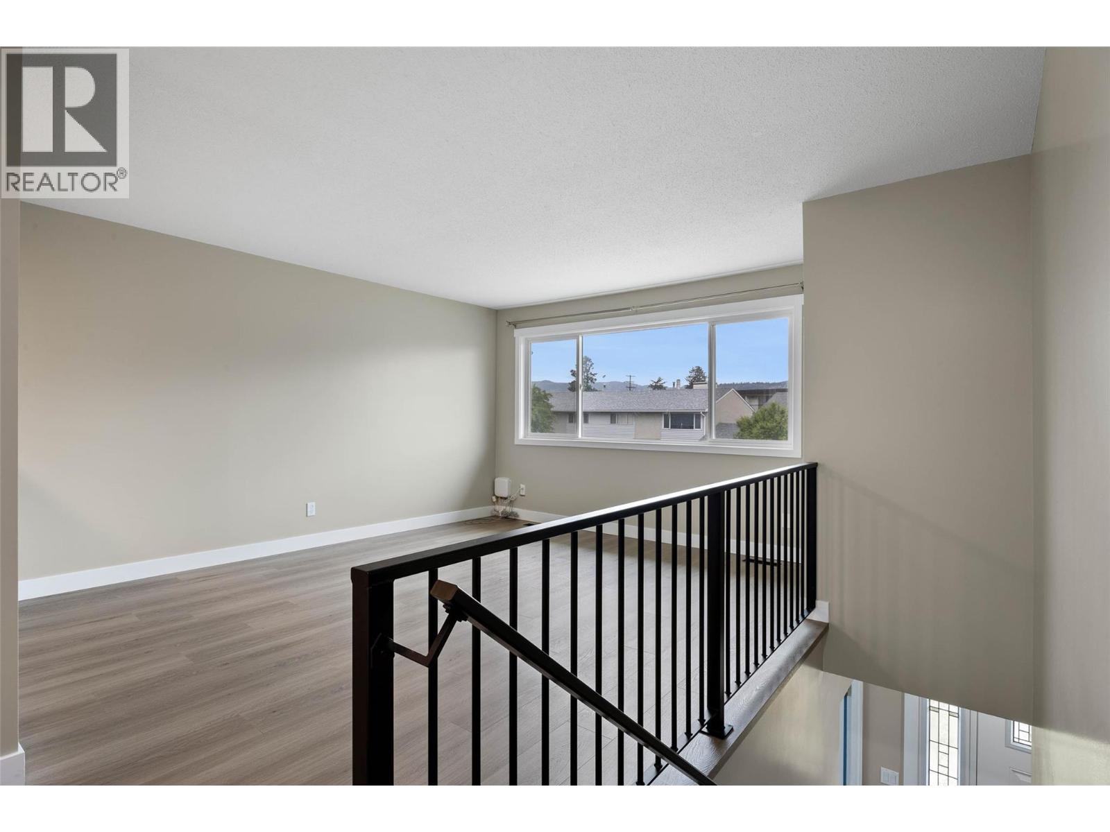 #17 800 Valhalla Drive - 8