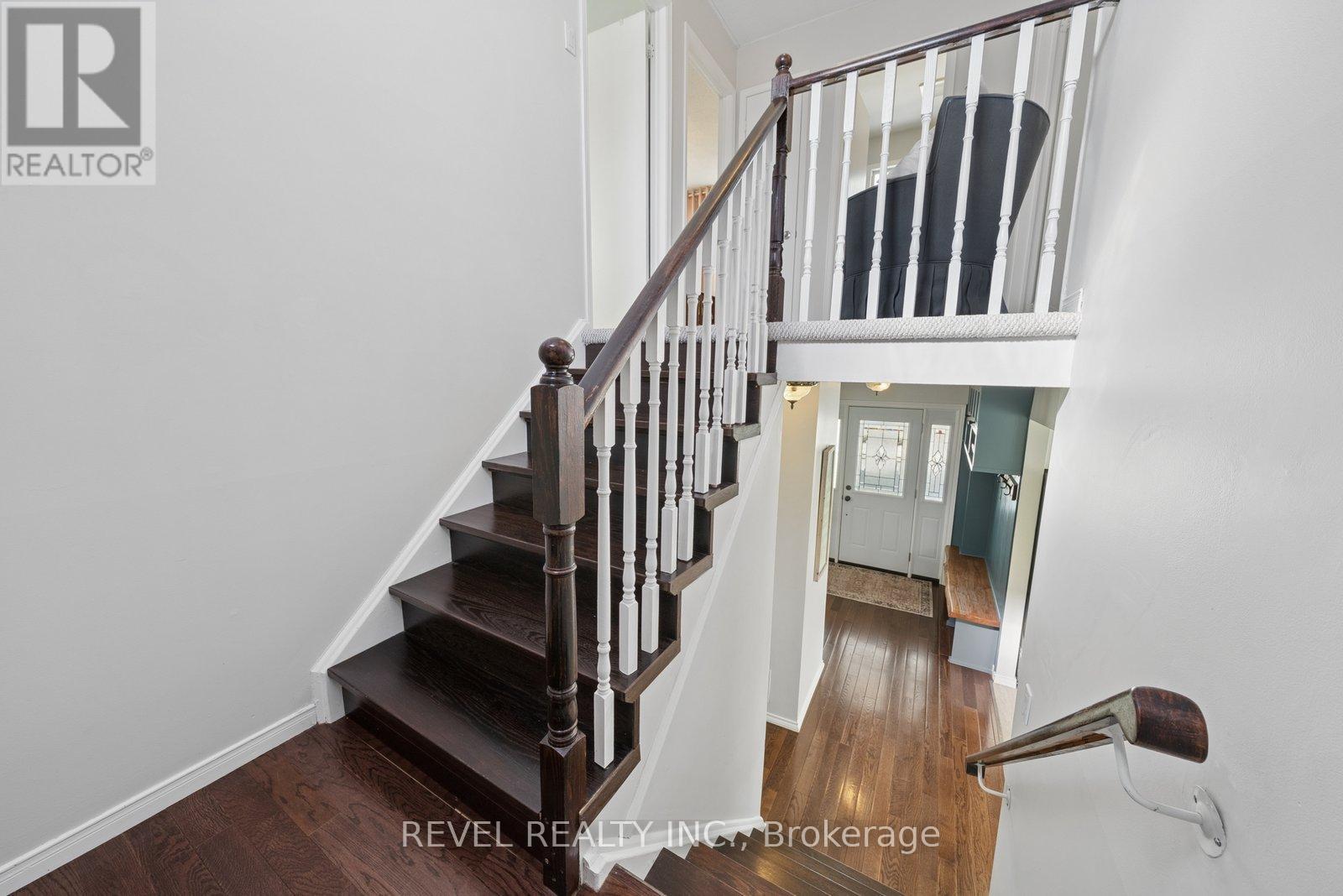 284 VICTORIA AVENUE N - 23