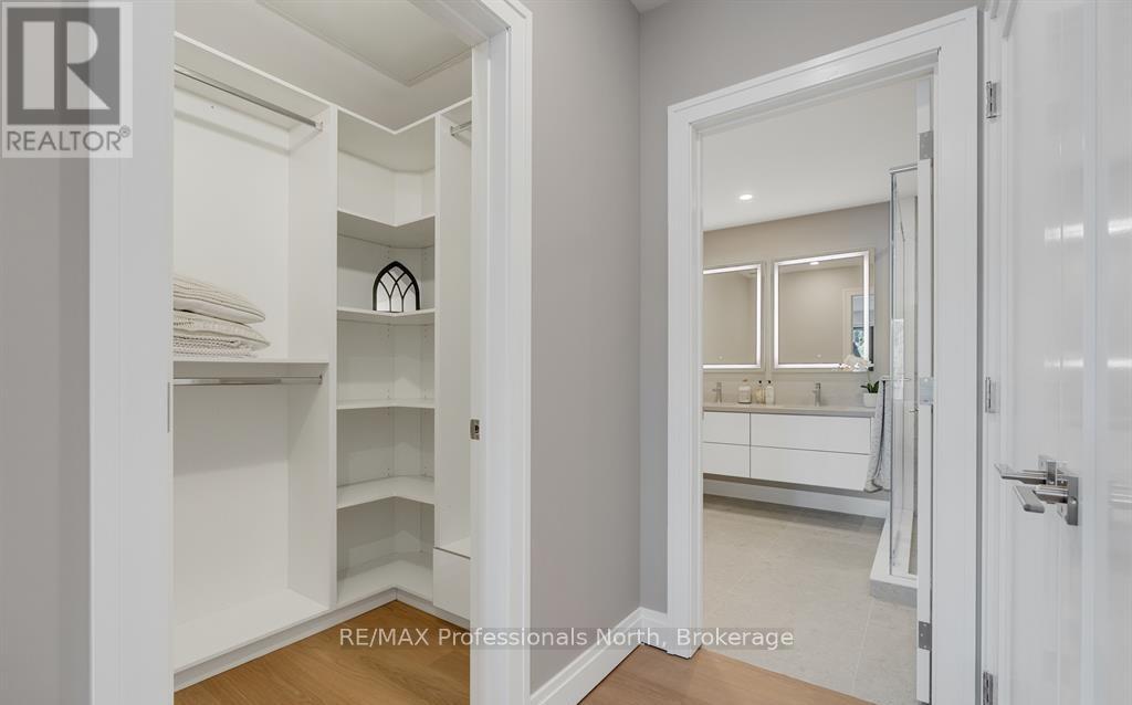 #105 32 BRUNEL ROAD - 24