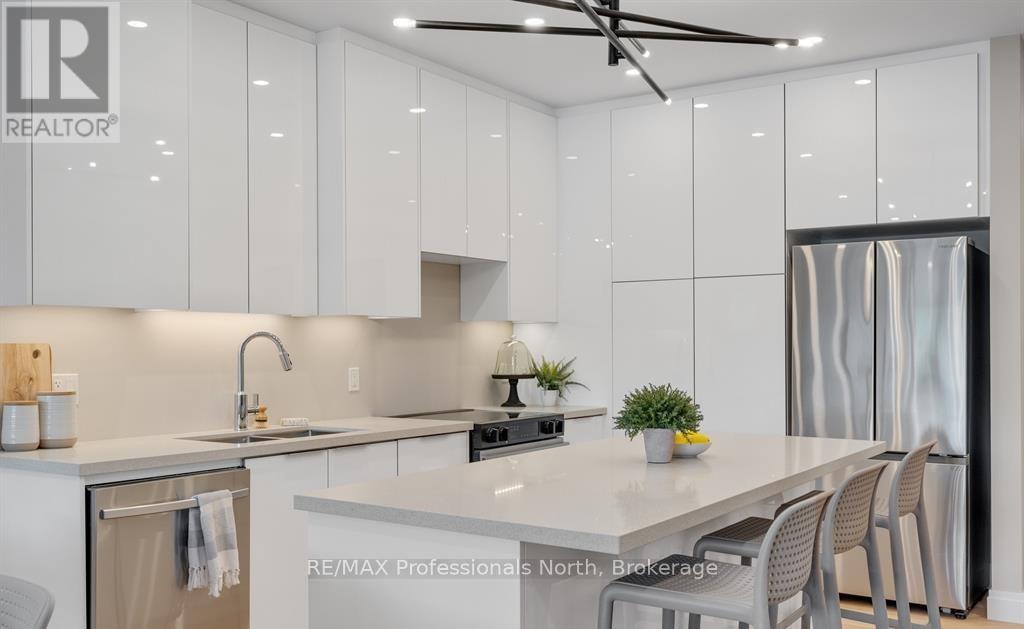 #102 32 BRUNEL ROAD - 26