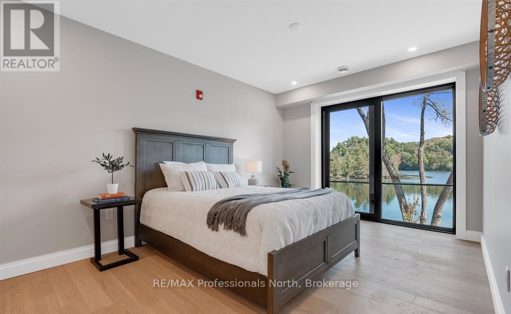 #102 32 BRUNEL ROAD - 35