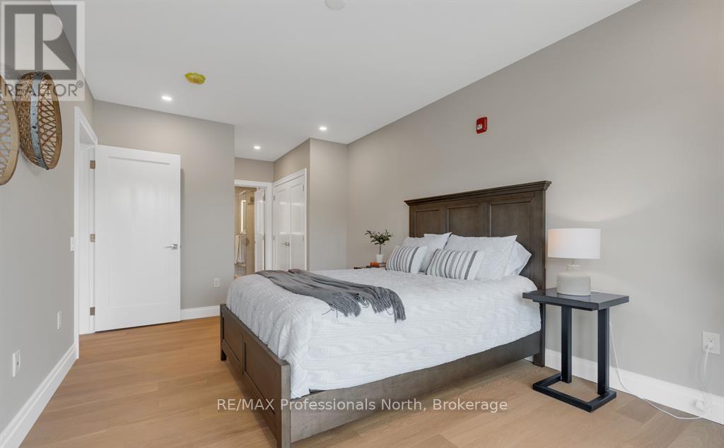 #102 32 BRUNEL ROAD - 38