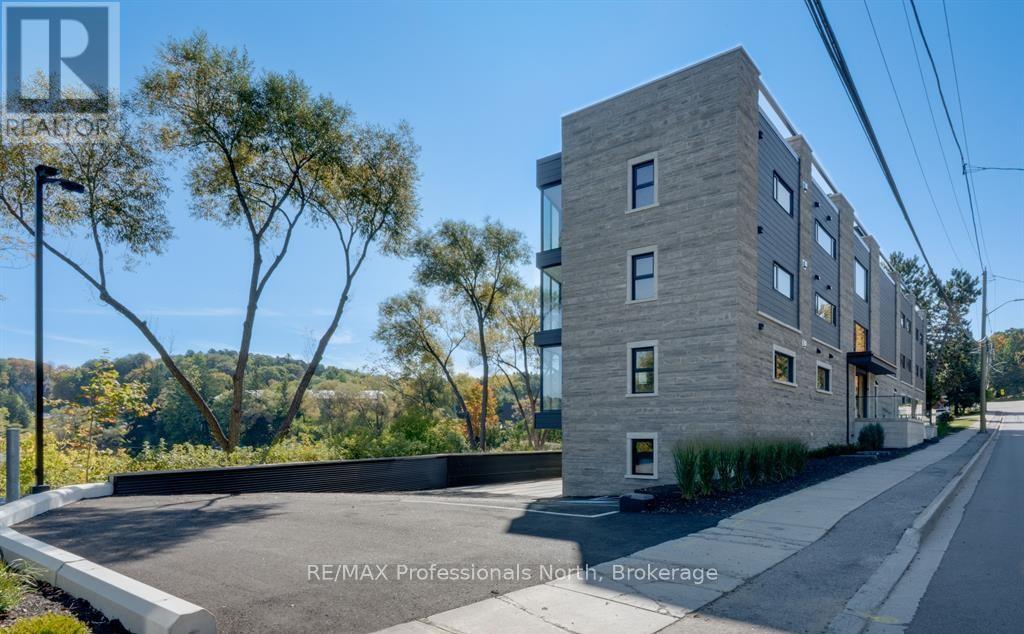 #102 32 BRUNEL ROAD - 7