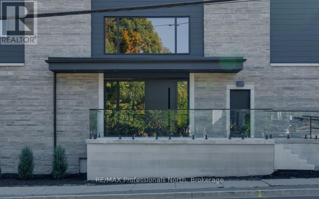 #102 32 BRUNEL ROAD - 9