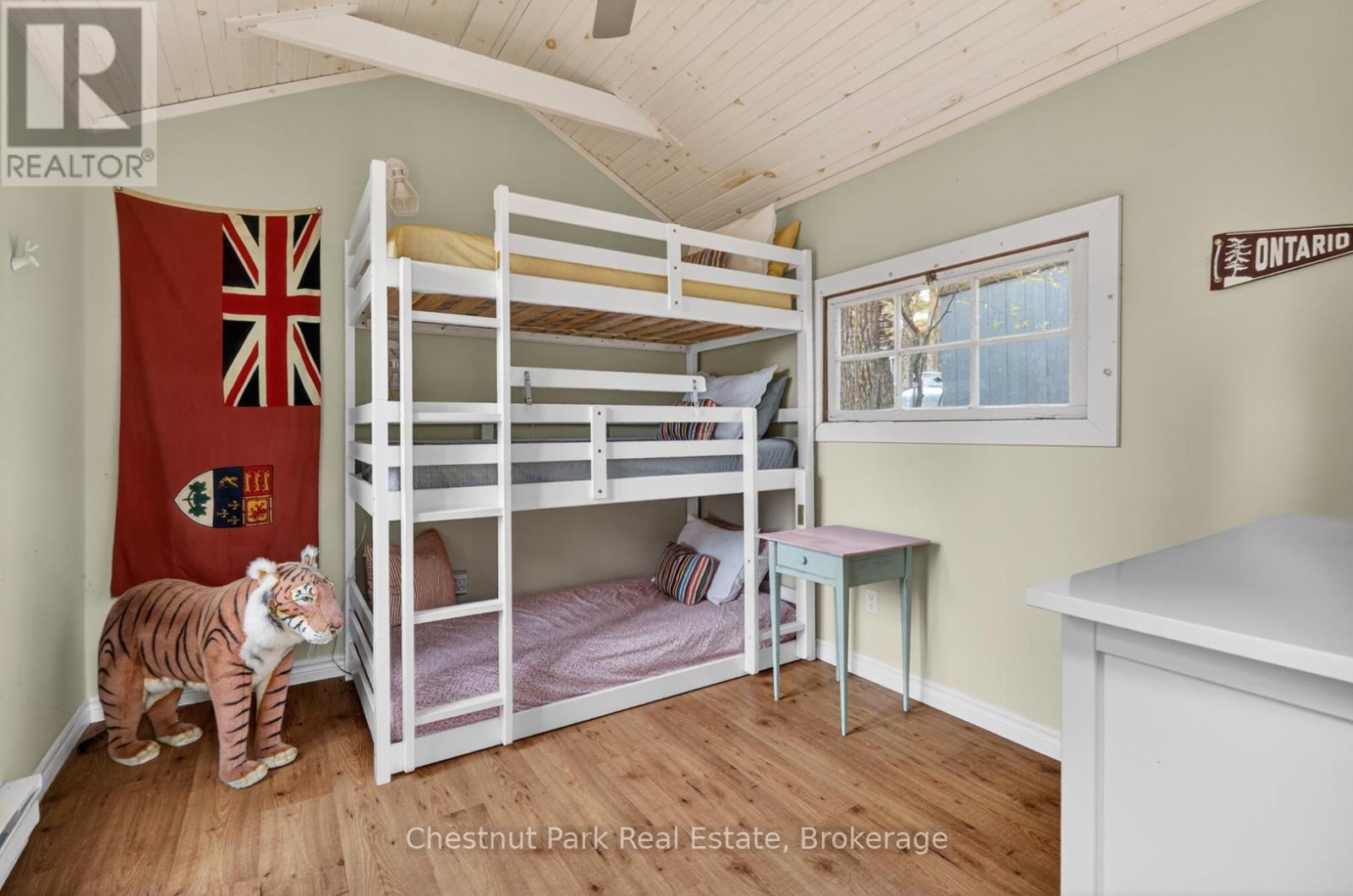 1069 RIDGE ROAD - 32