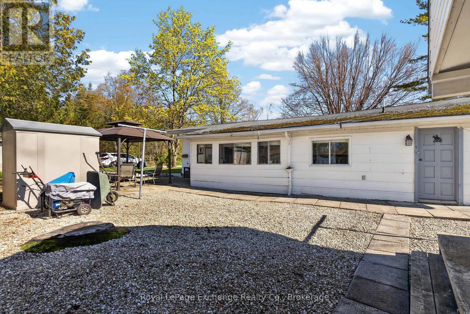 404 BROWNS LANE - 35