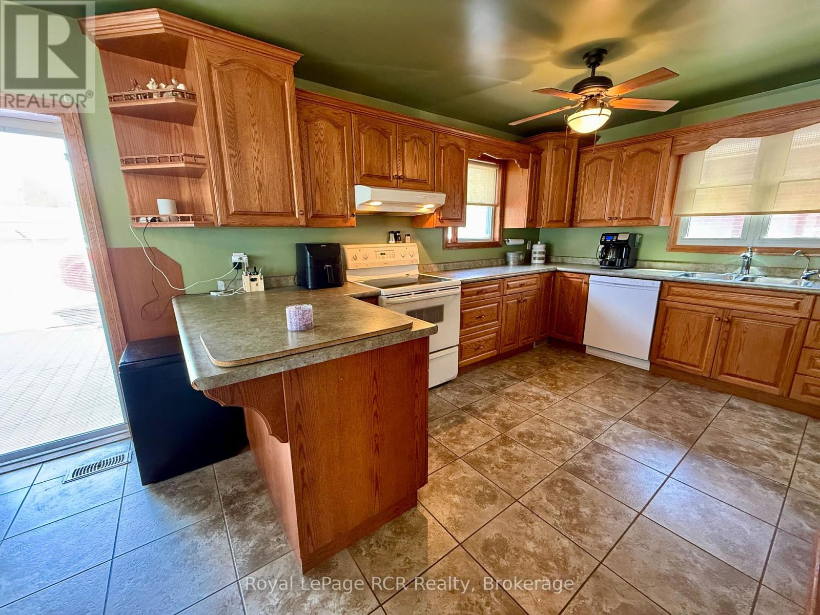 605 7TH AVENUE - 16