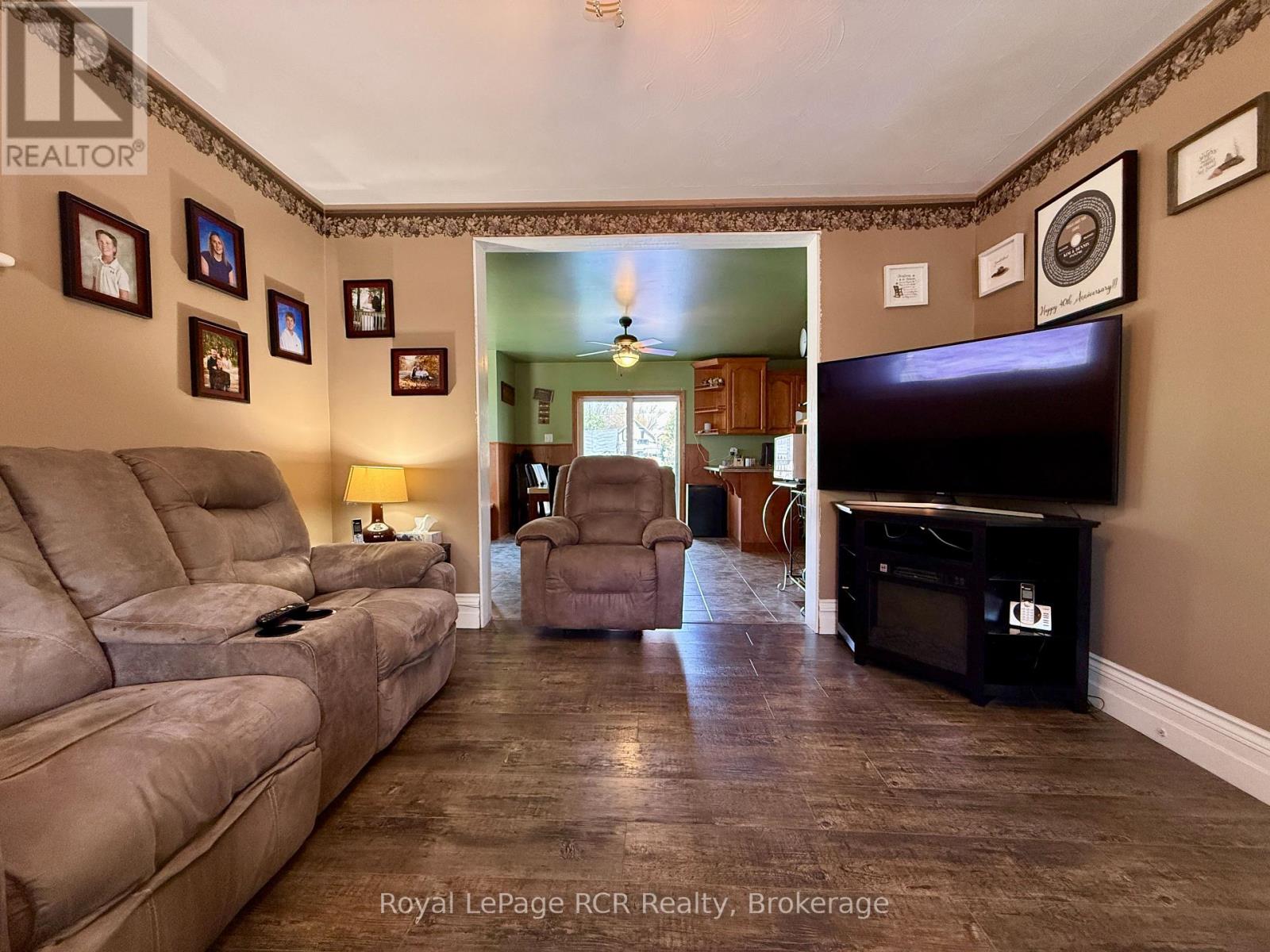 605 7TH AVENUE - 22