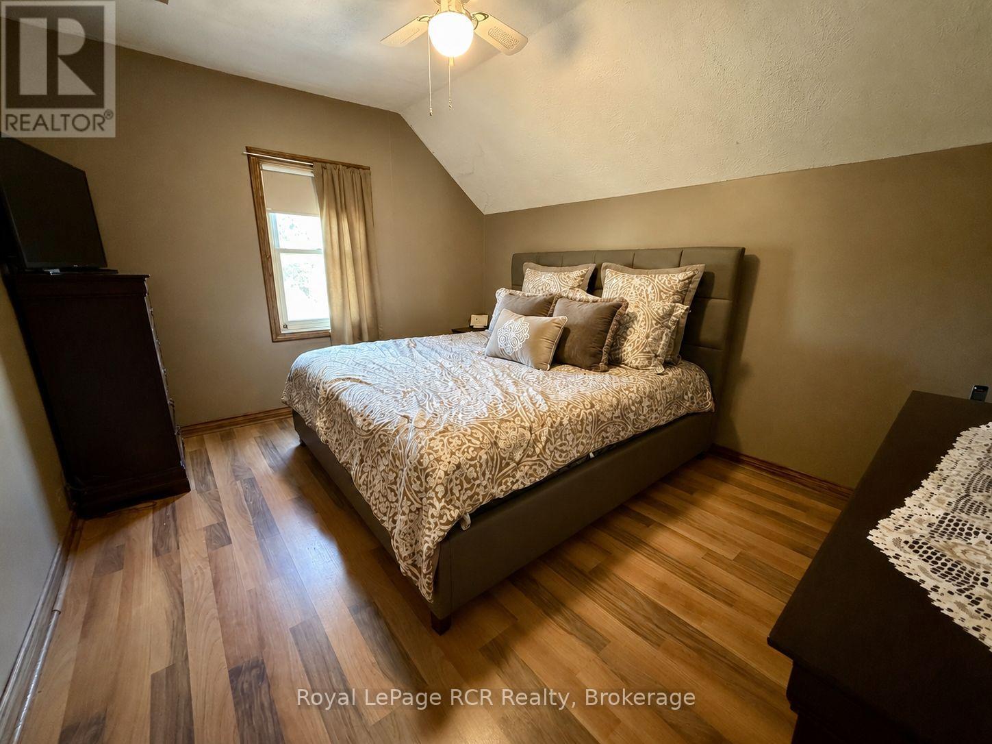 605 7TH AVENUE - 26