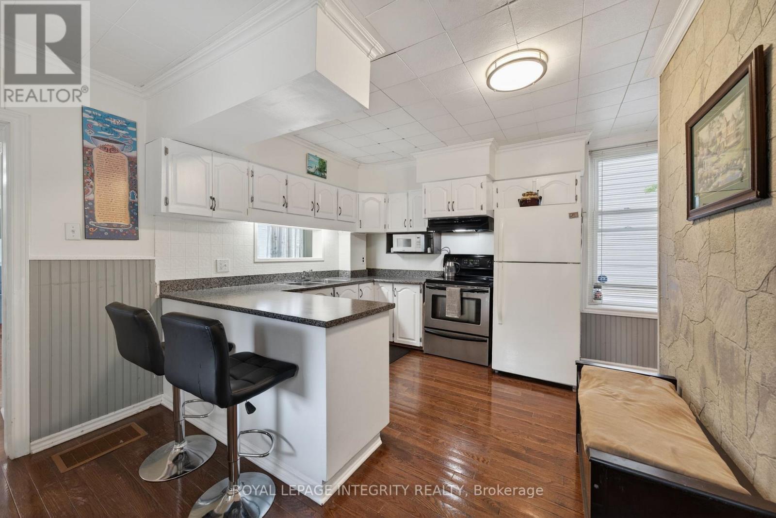 33 ROCHESTER STREET - 13
