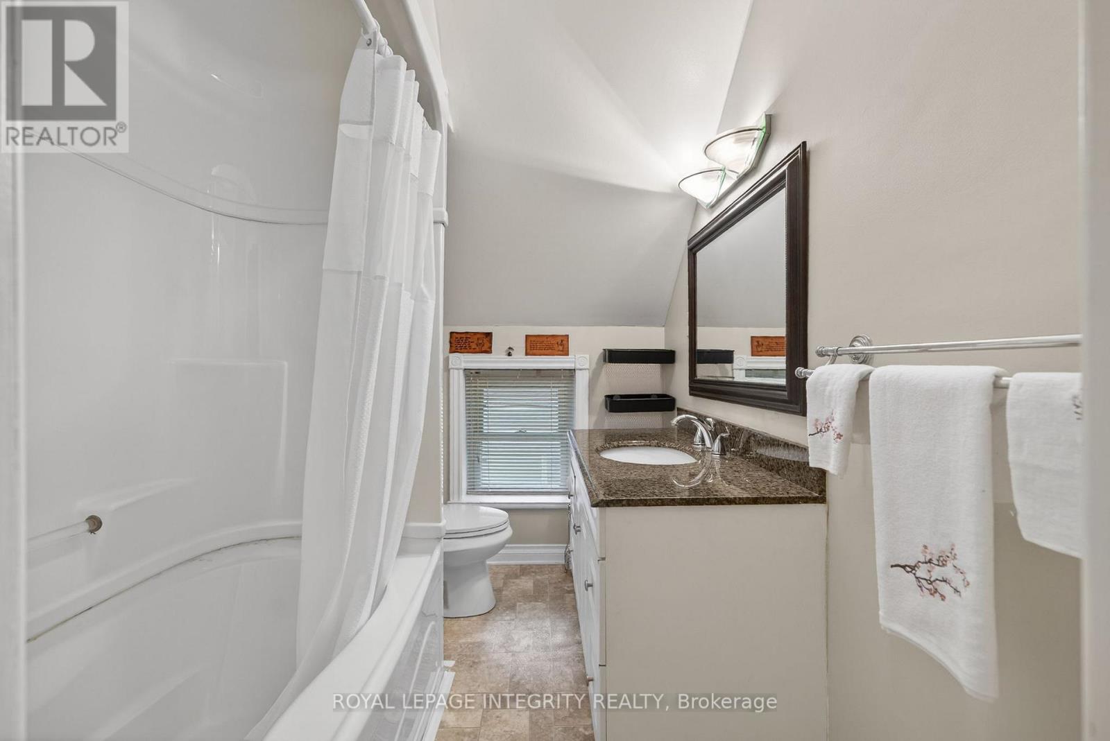 33 ROCHESTER STREET - 26