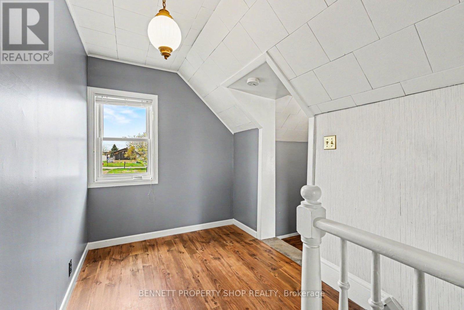 192 TESKEY STREET - 13