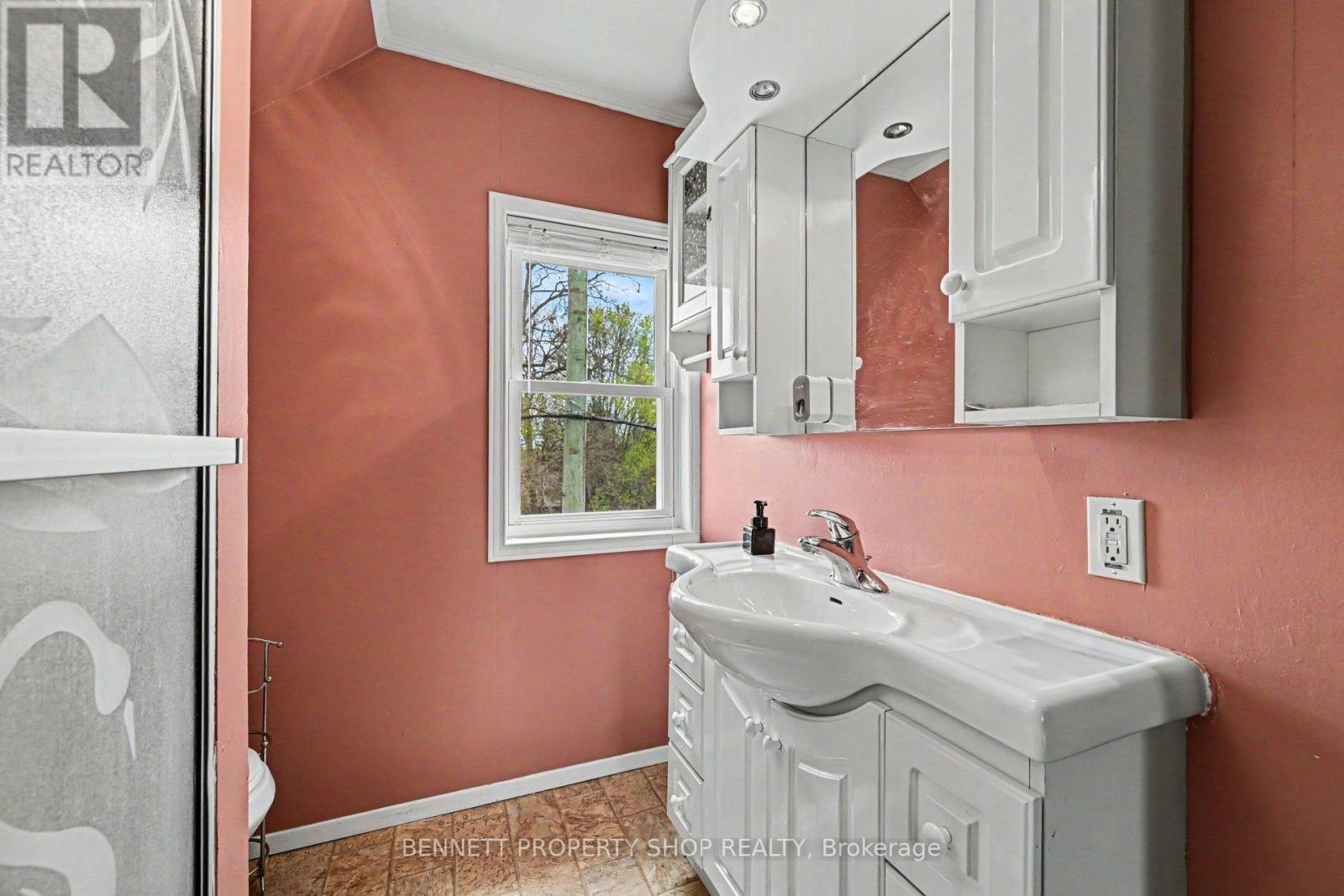 192 TESKEY STREET - 18