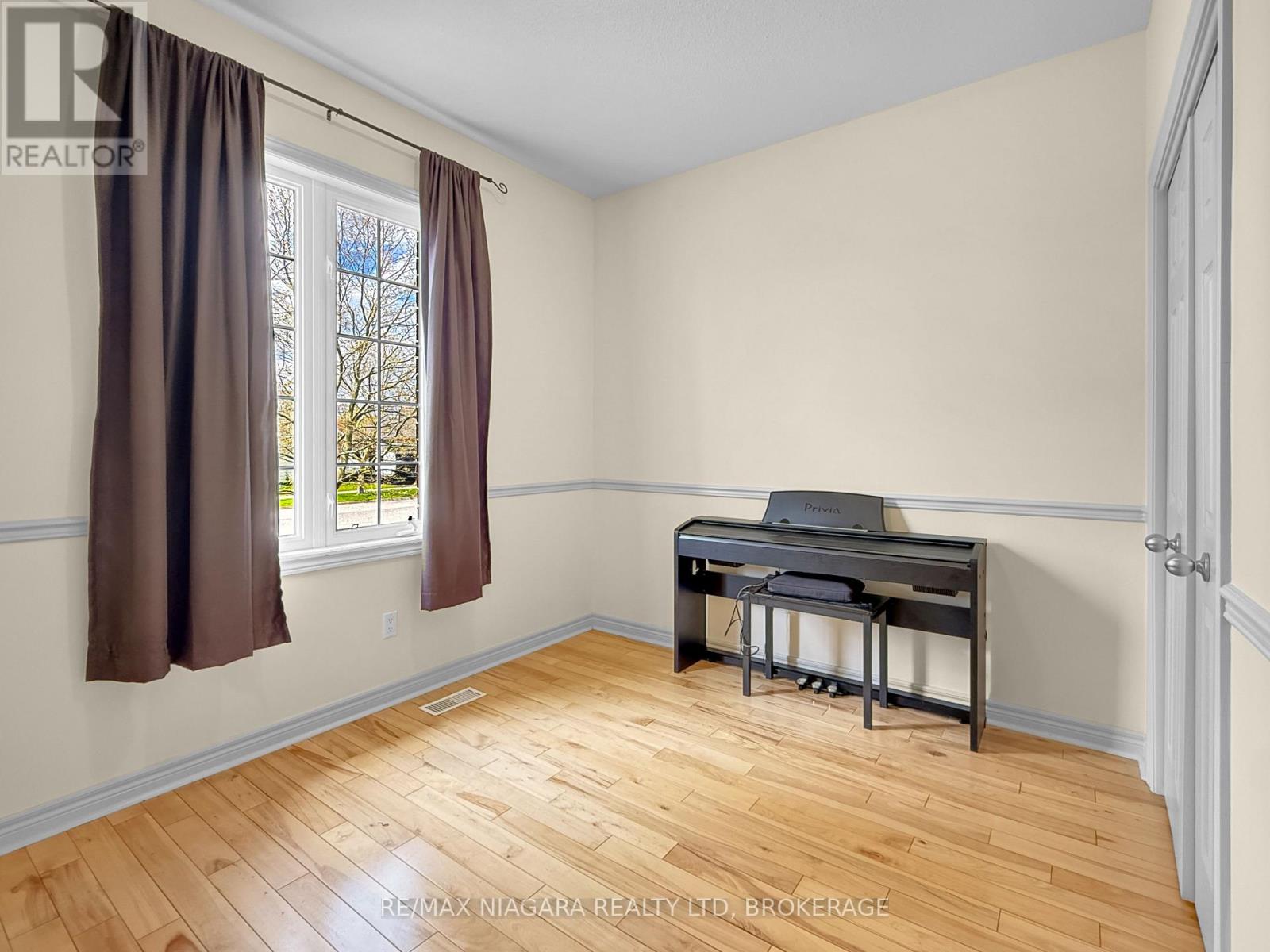 3561 CARVER STREET - 17