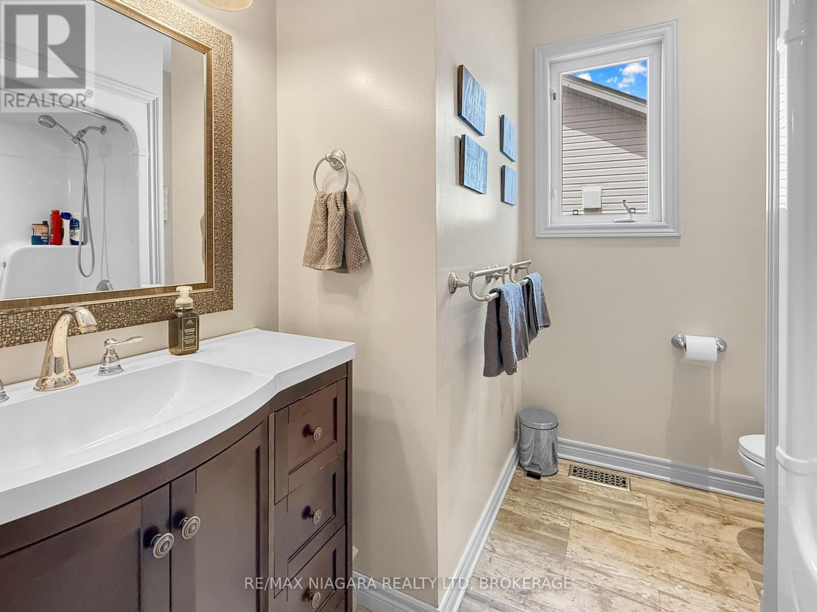 3561 CARVER STREET - 18