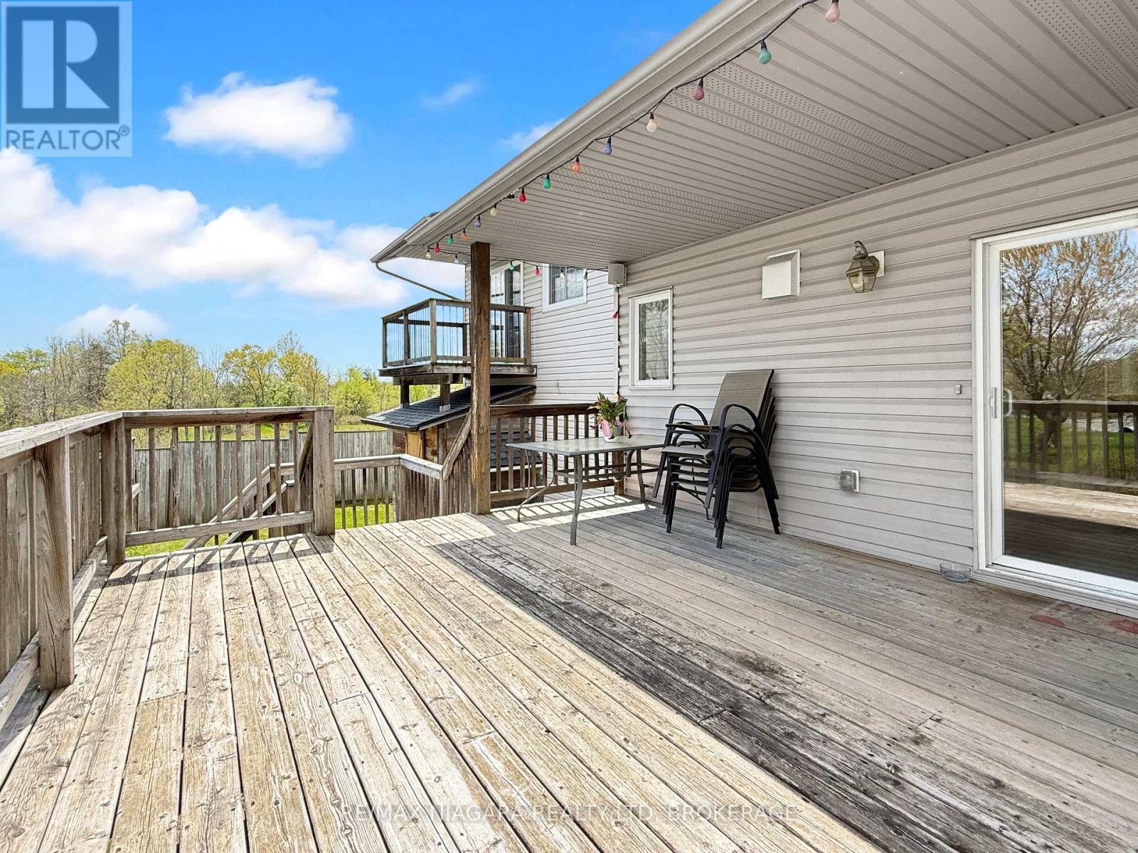 3561 CARVER STREET - 19