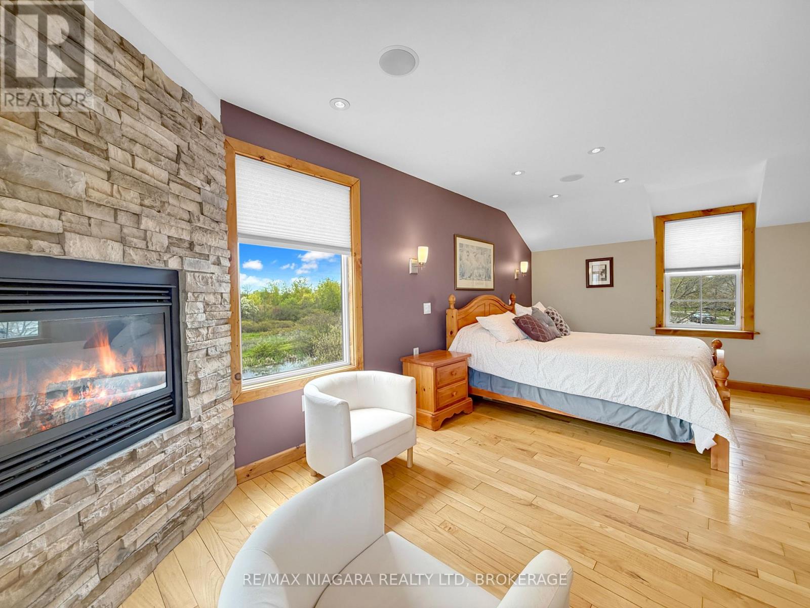 3561 CARVER STREET - 22