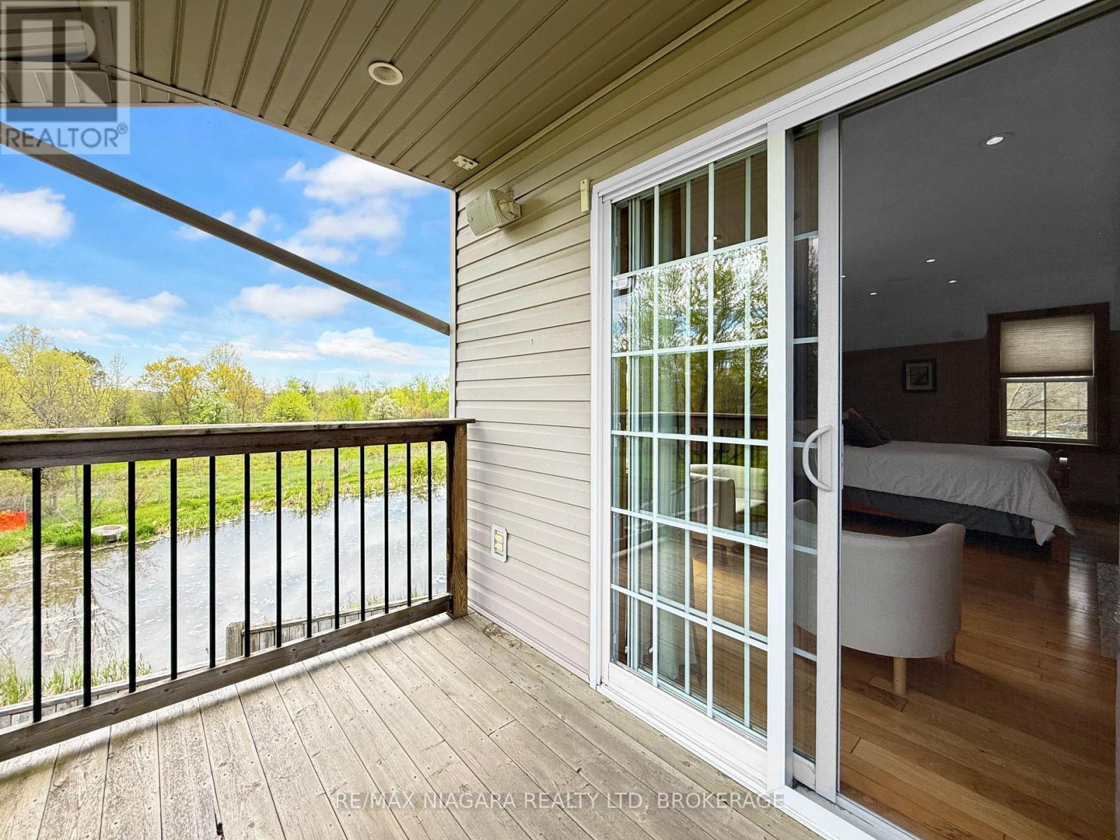 3561 CARVER STREET - 26