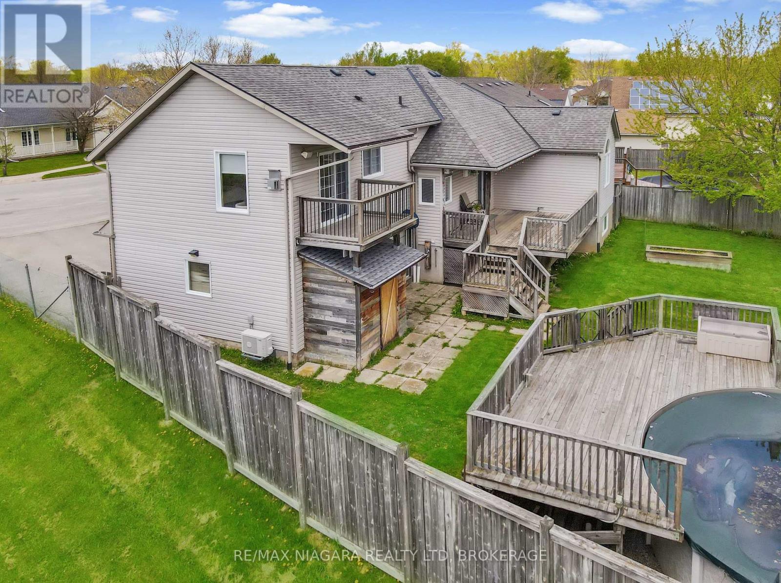3561 CARVER STREET - 33