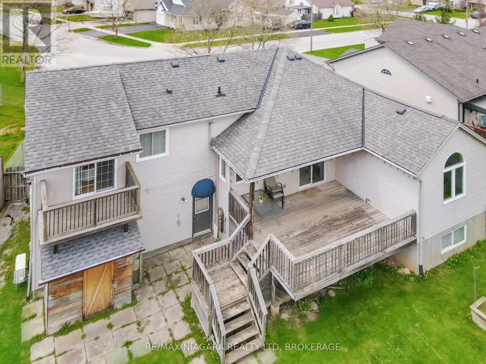 3561 CARVER STREET - 34