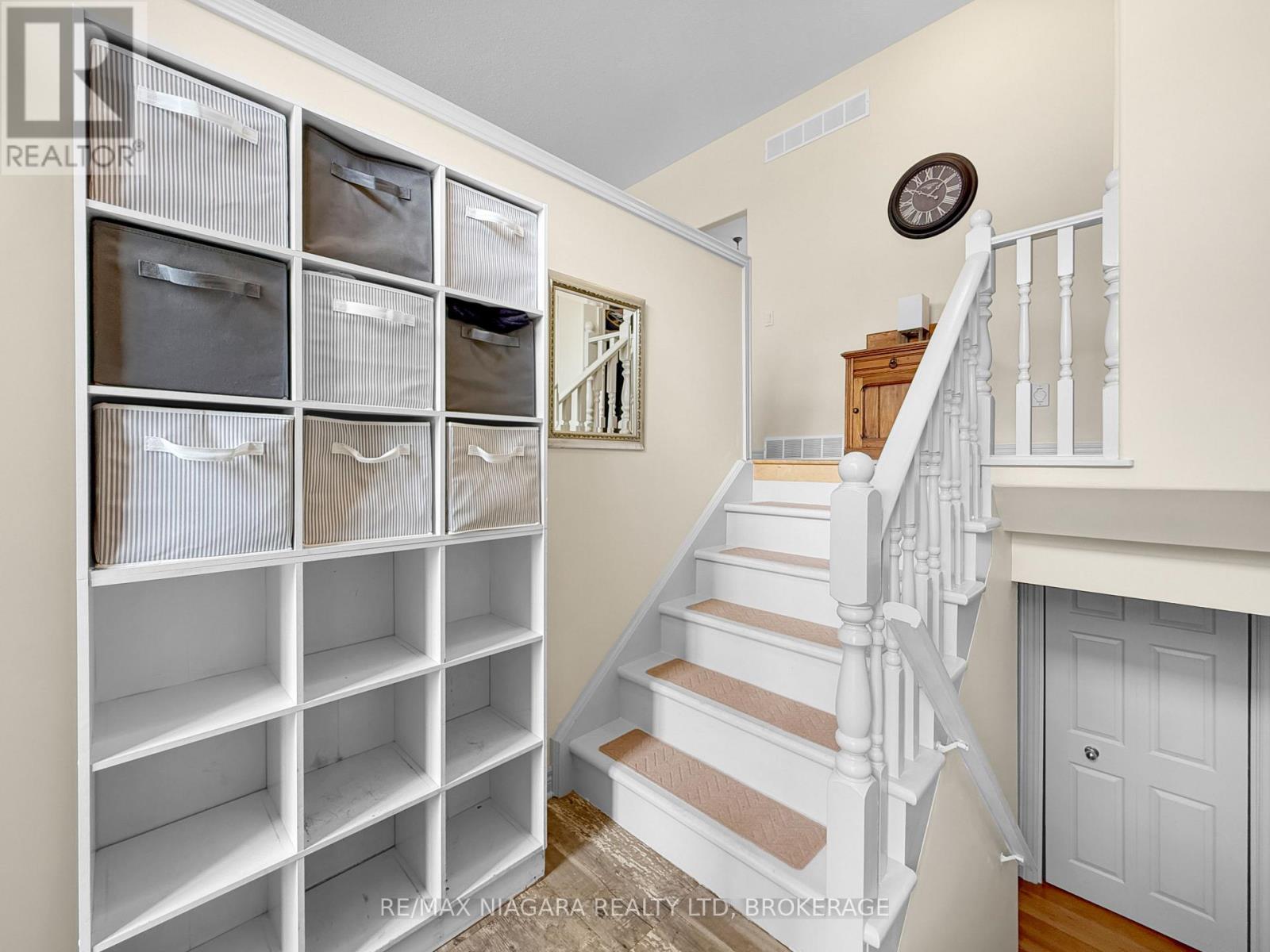 3561 CARVER STREET - 4