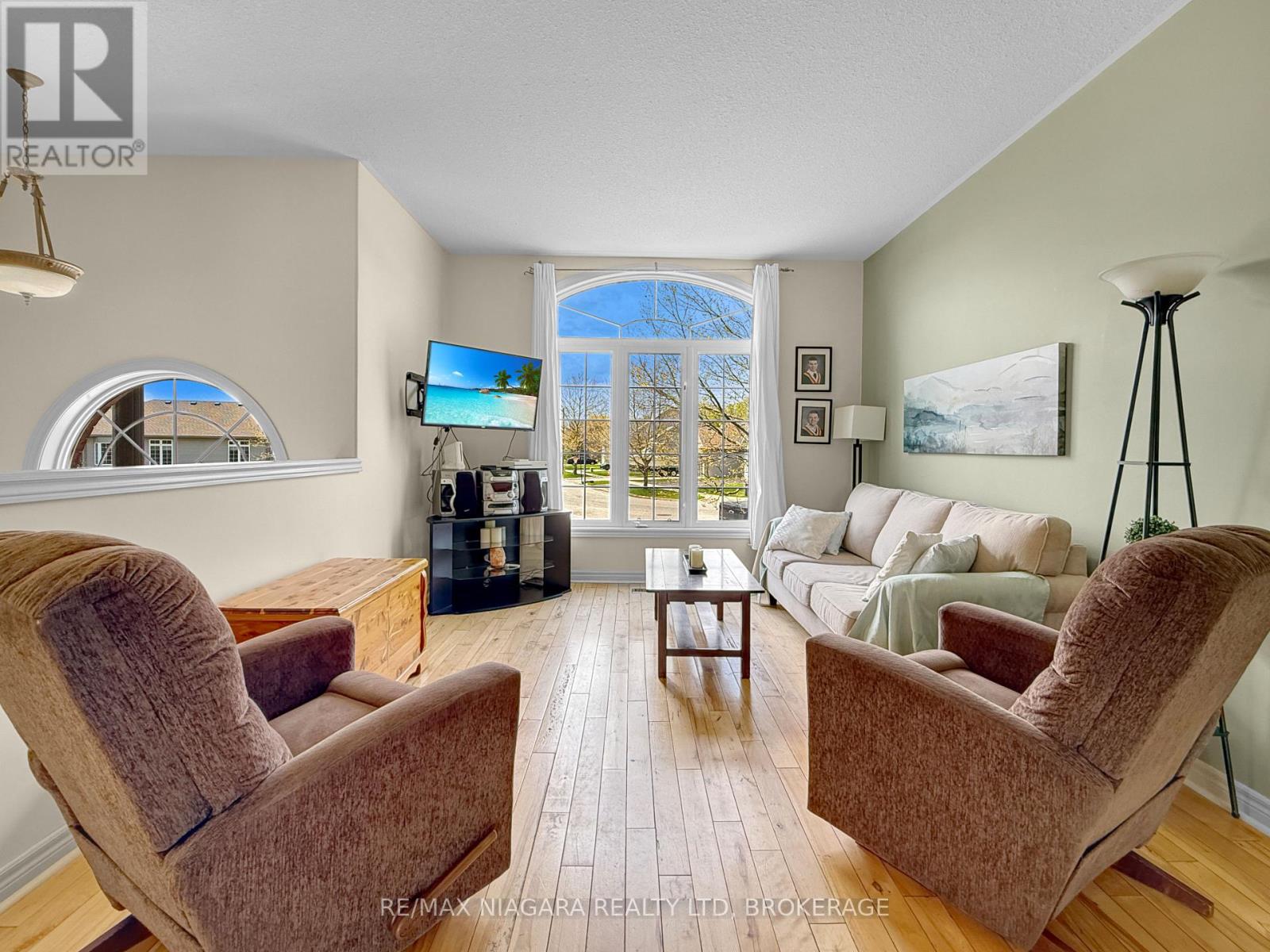 3561 CARVER STREET - 6