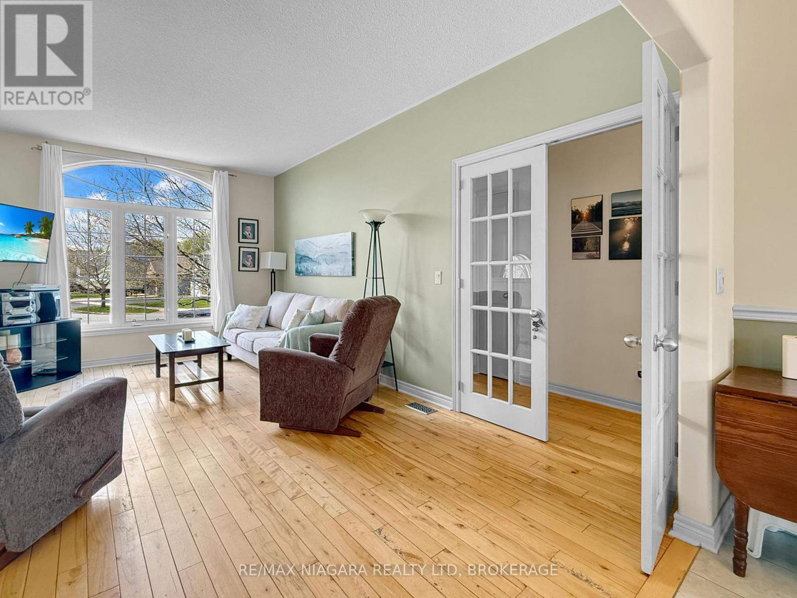 3561 CARVER STREET - 8