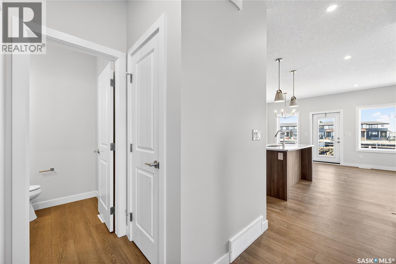 #2 830 Brighton BOULEVARD - 5