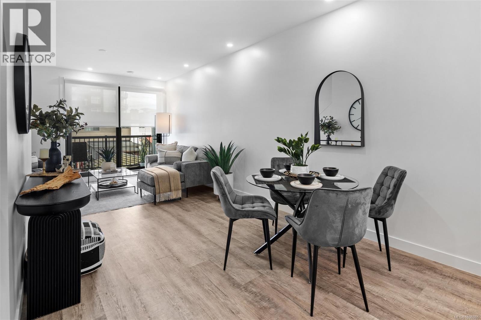 #122 916 Orono Ave - 8
