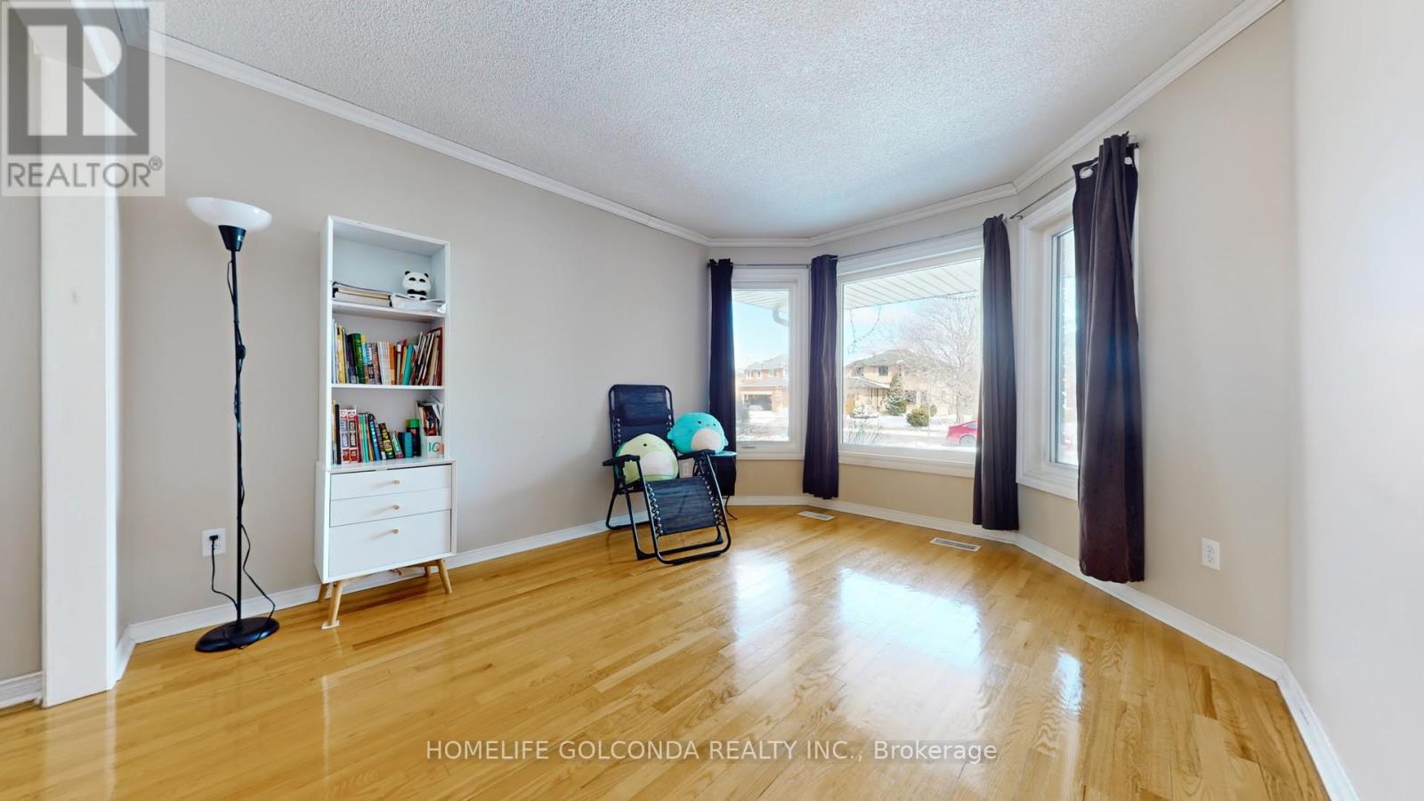 39 ETHERINGTON CRESCENT - 2