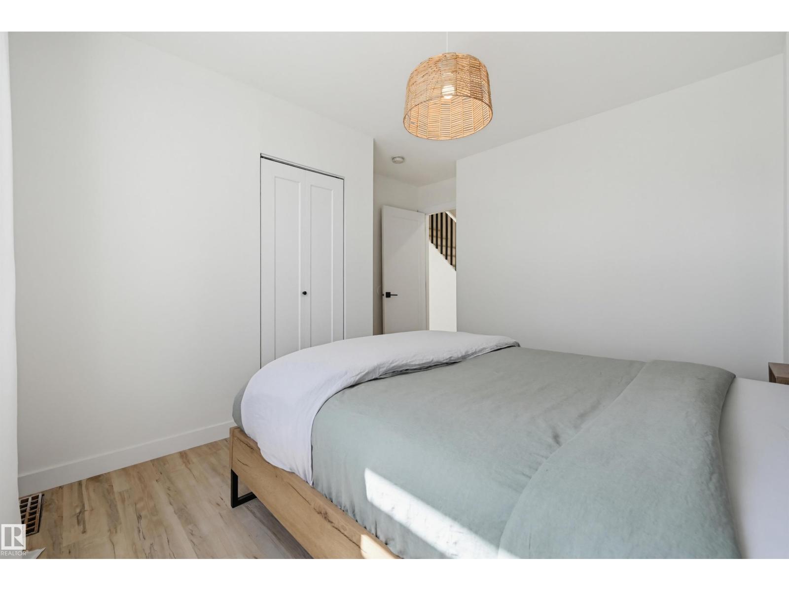 11210 105 ST NW - 15