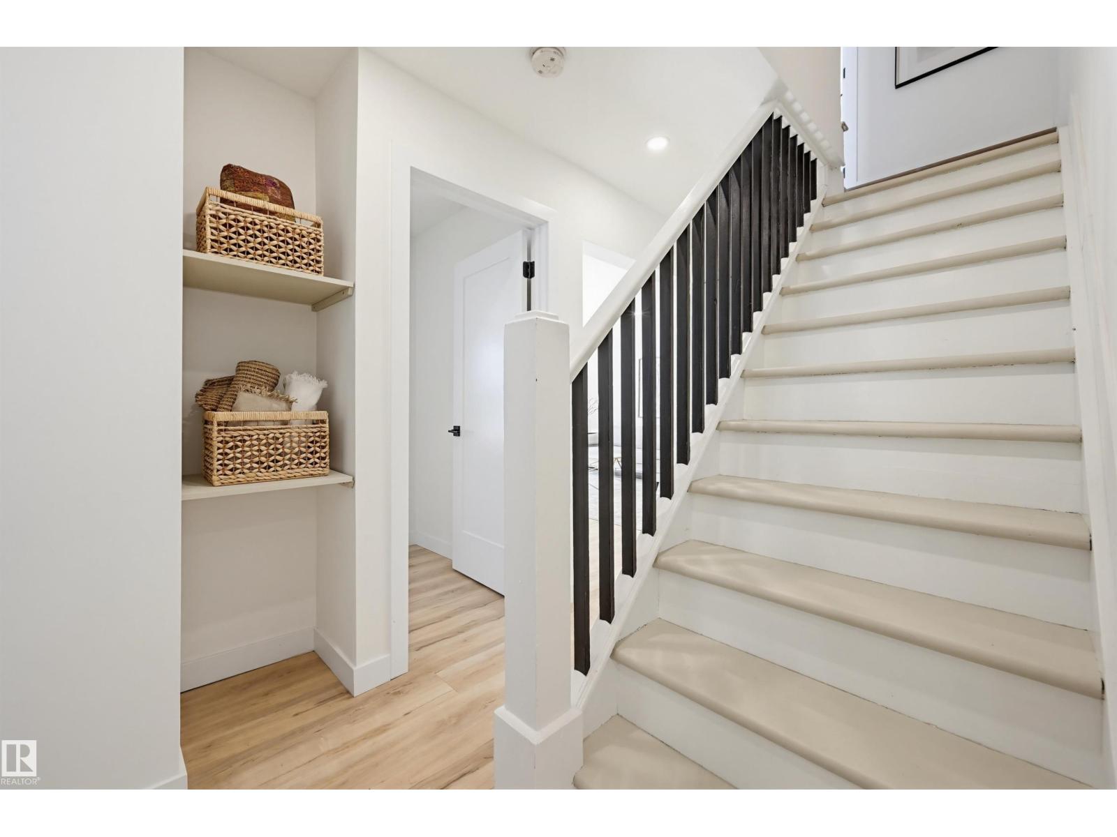 11210 105 ST NW - 17