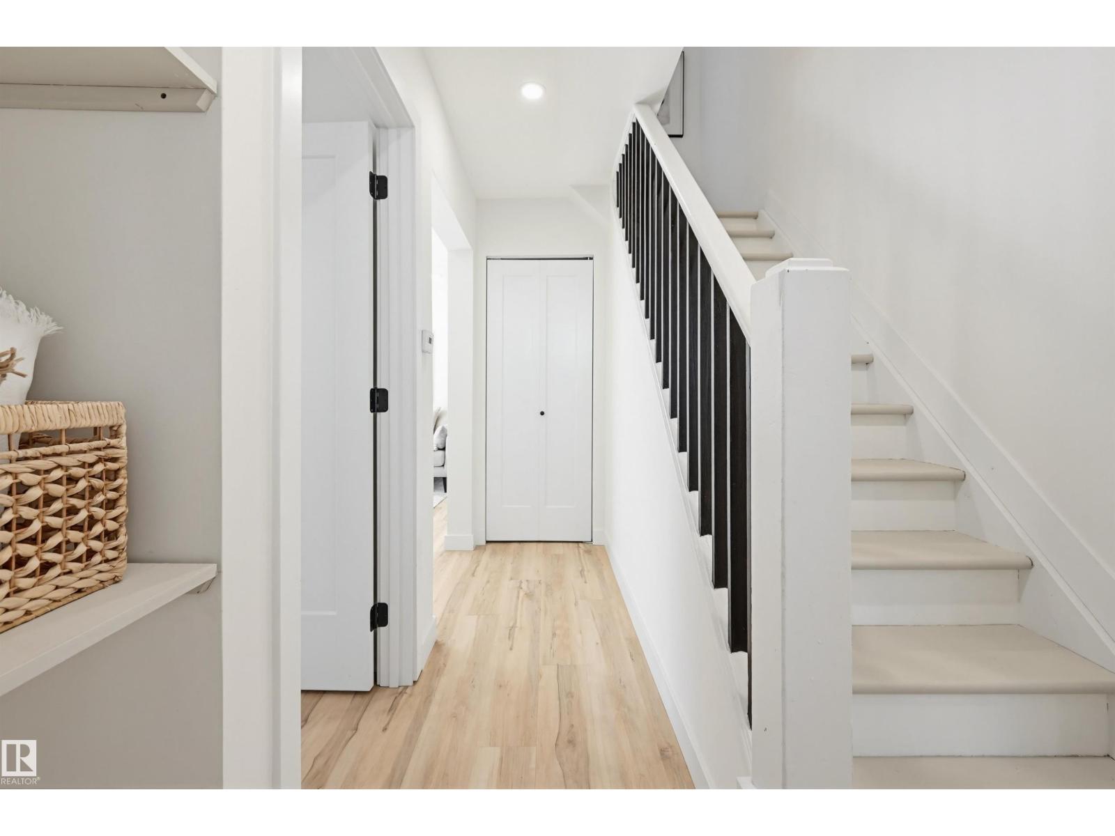 11210 105 ST NW - 18