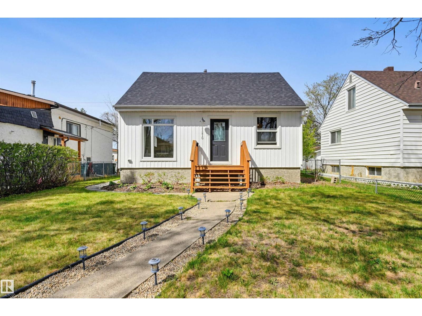 11210 105 ST NW - 41