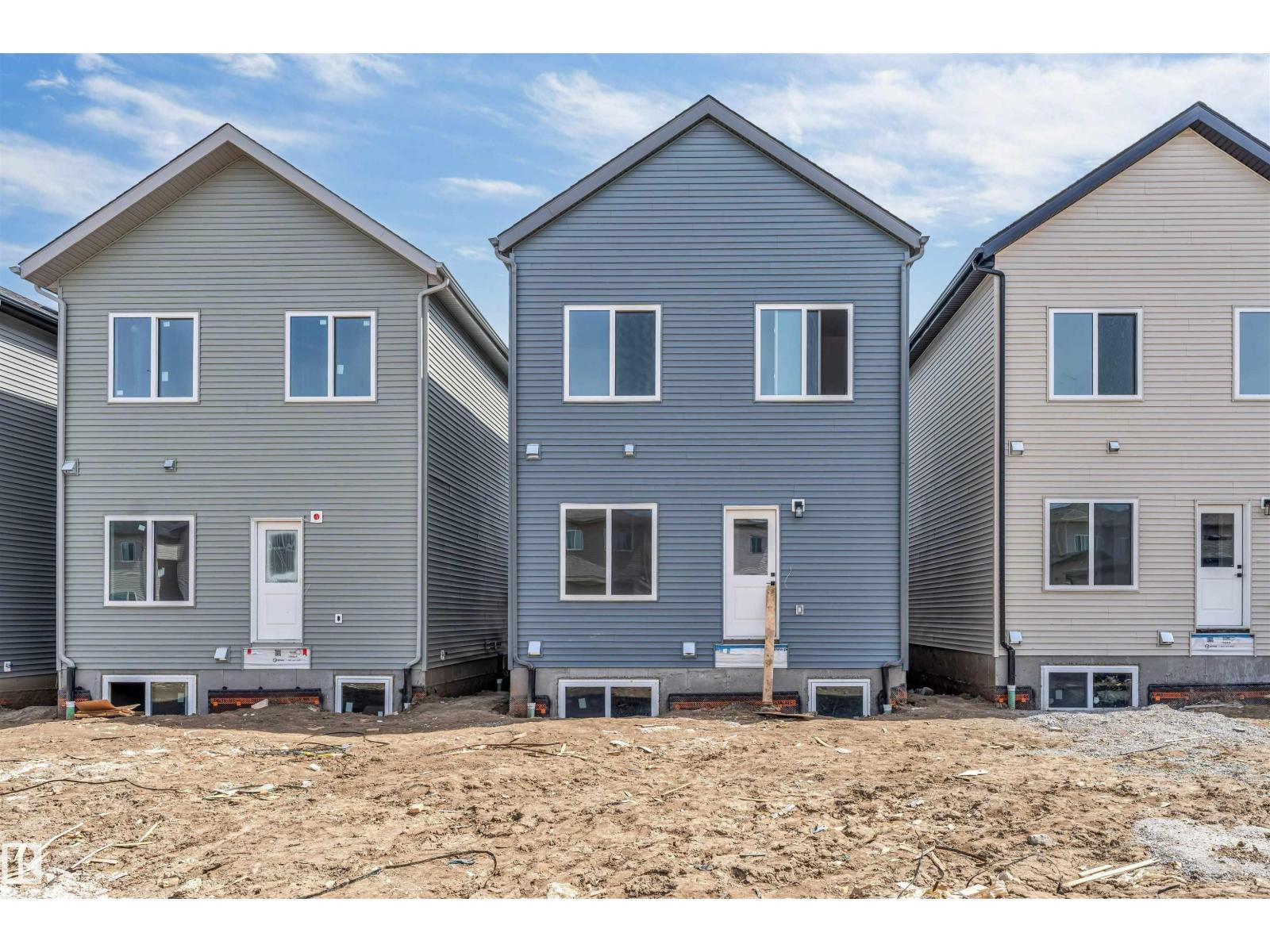 228 24 ST SW - 2