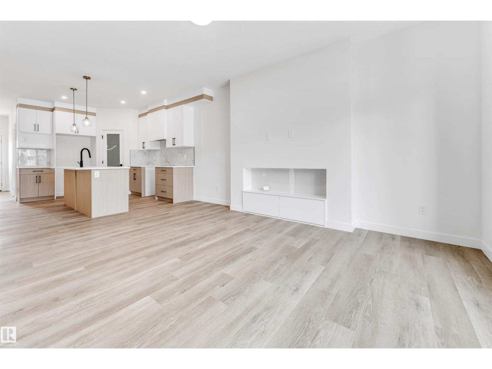228 24 ST SW - 7