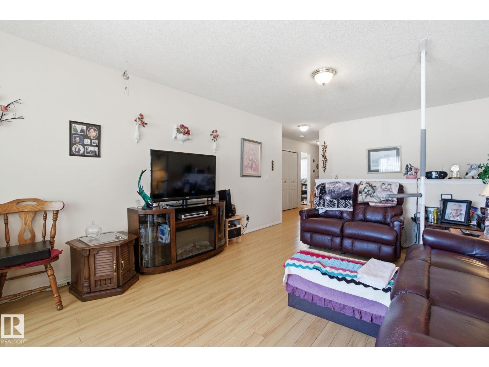#56 13320 124 ST NW - 10