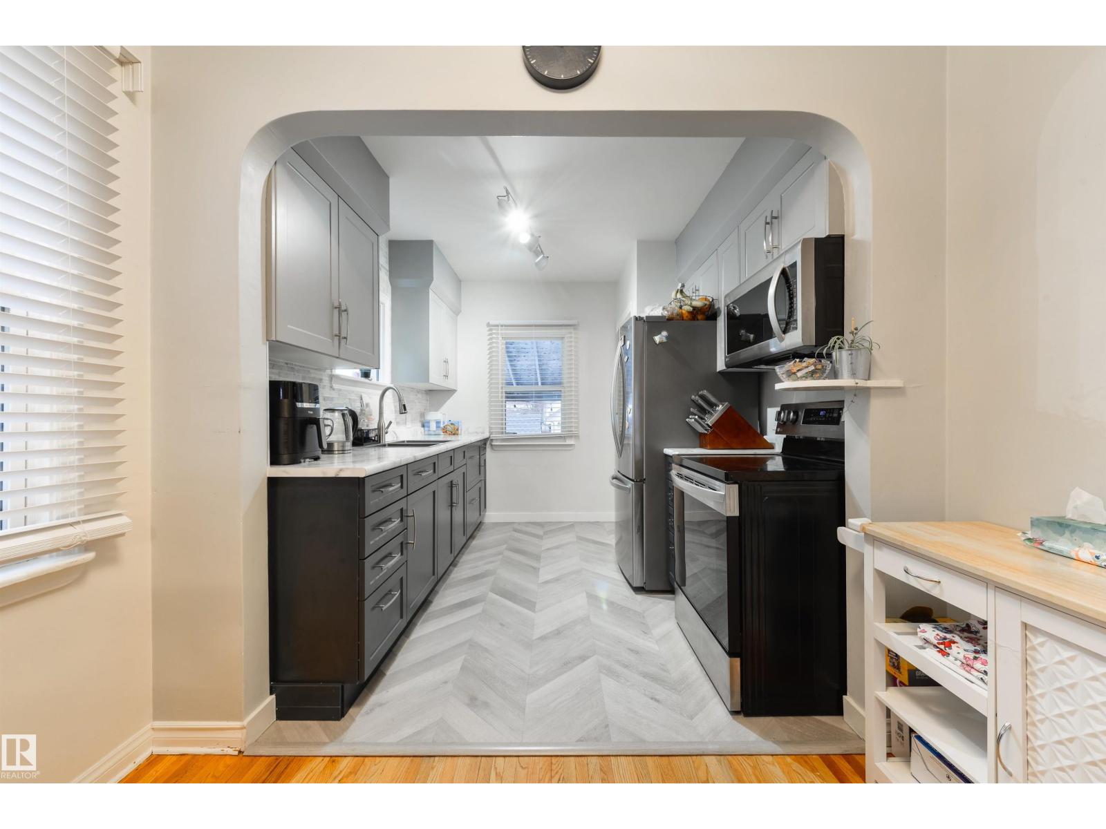 11208 66 ST NW - 8