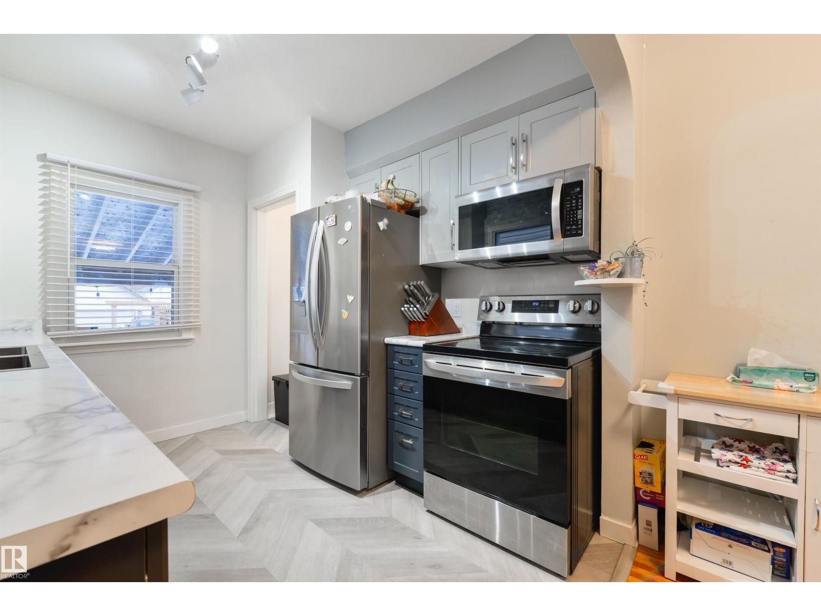 11208 66 ST NW - 10