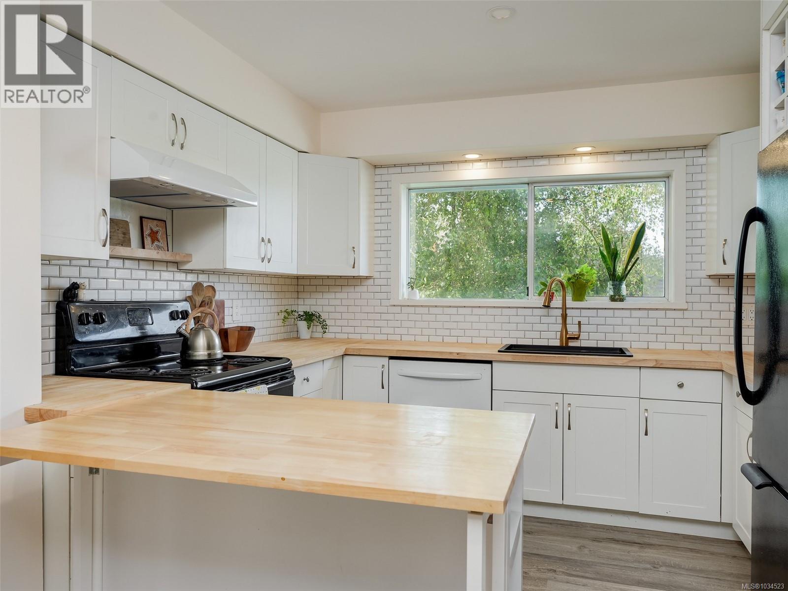 960 Selkirk Ave - 7