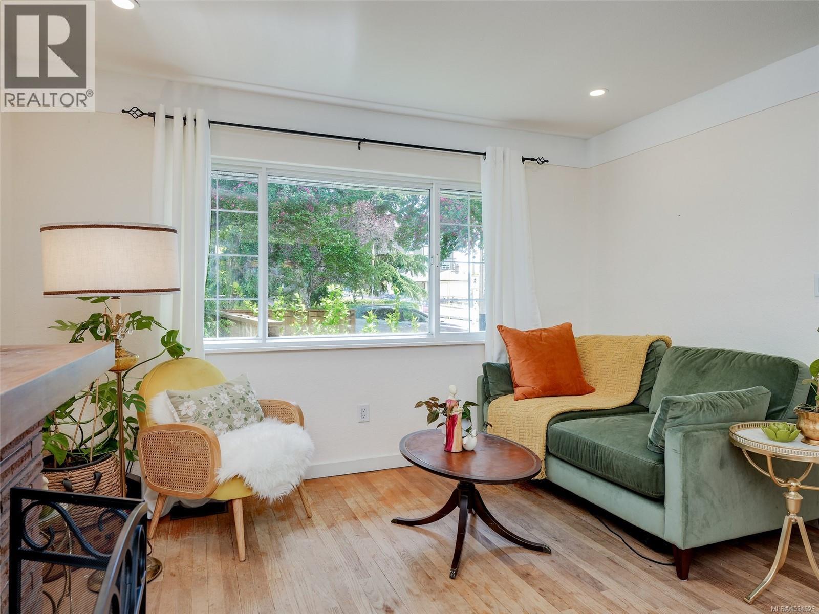 960 Selkirk Ave - 4
