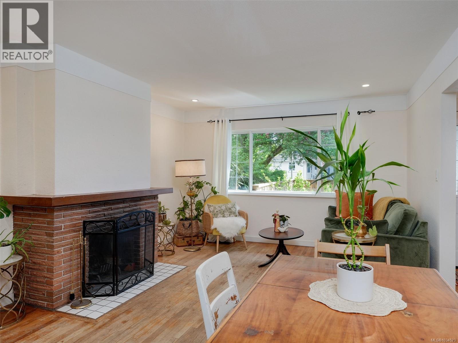 960 Selkirk Ave - 5