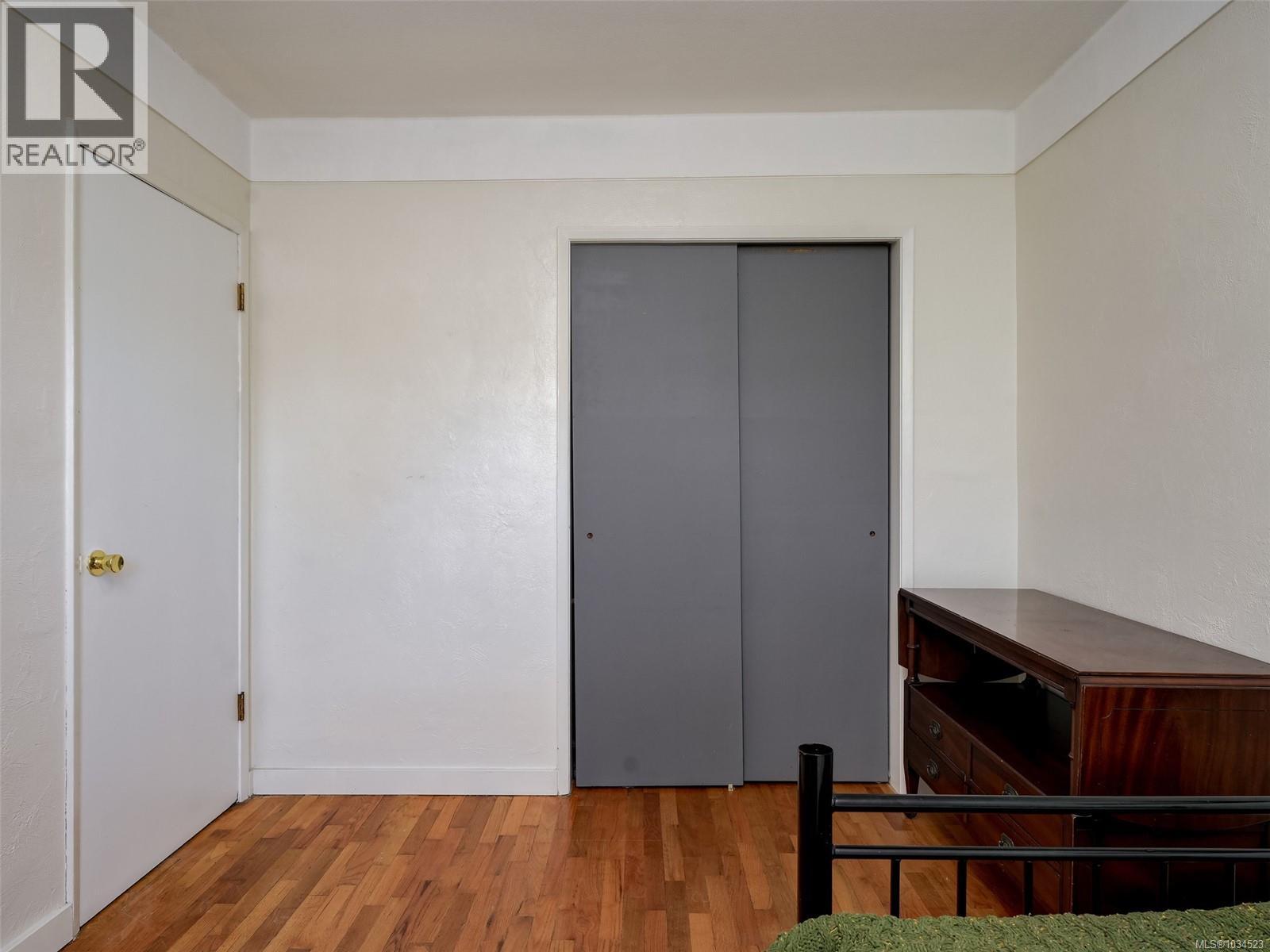 960 Selkirk Ave - 13