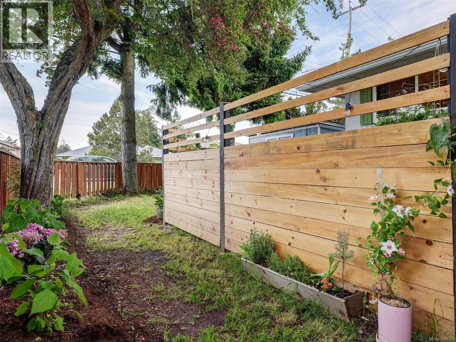 960 Selkirk Ave - 23