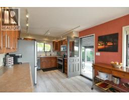 4926 Laurel Avenue, Sechelt, BC V7Z0B7 Photo 14