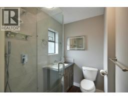 4926 Laurel Avenue, Sechelt, BC V7Z0B7 Photo 19