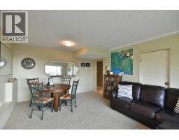 4926 Laurel Avenue, Sechelt, BC V7Z0B7 Photo 25